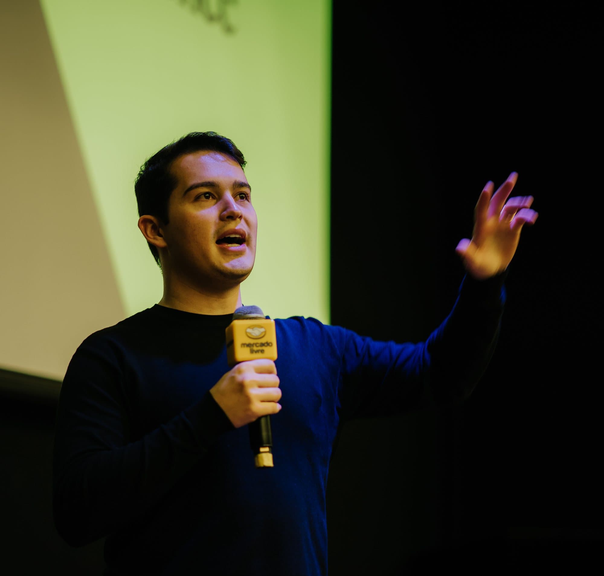 Raphael Koga falando em evento do Mercado Livre